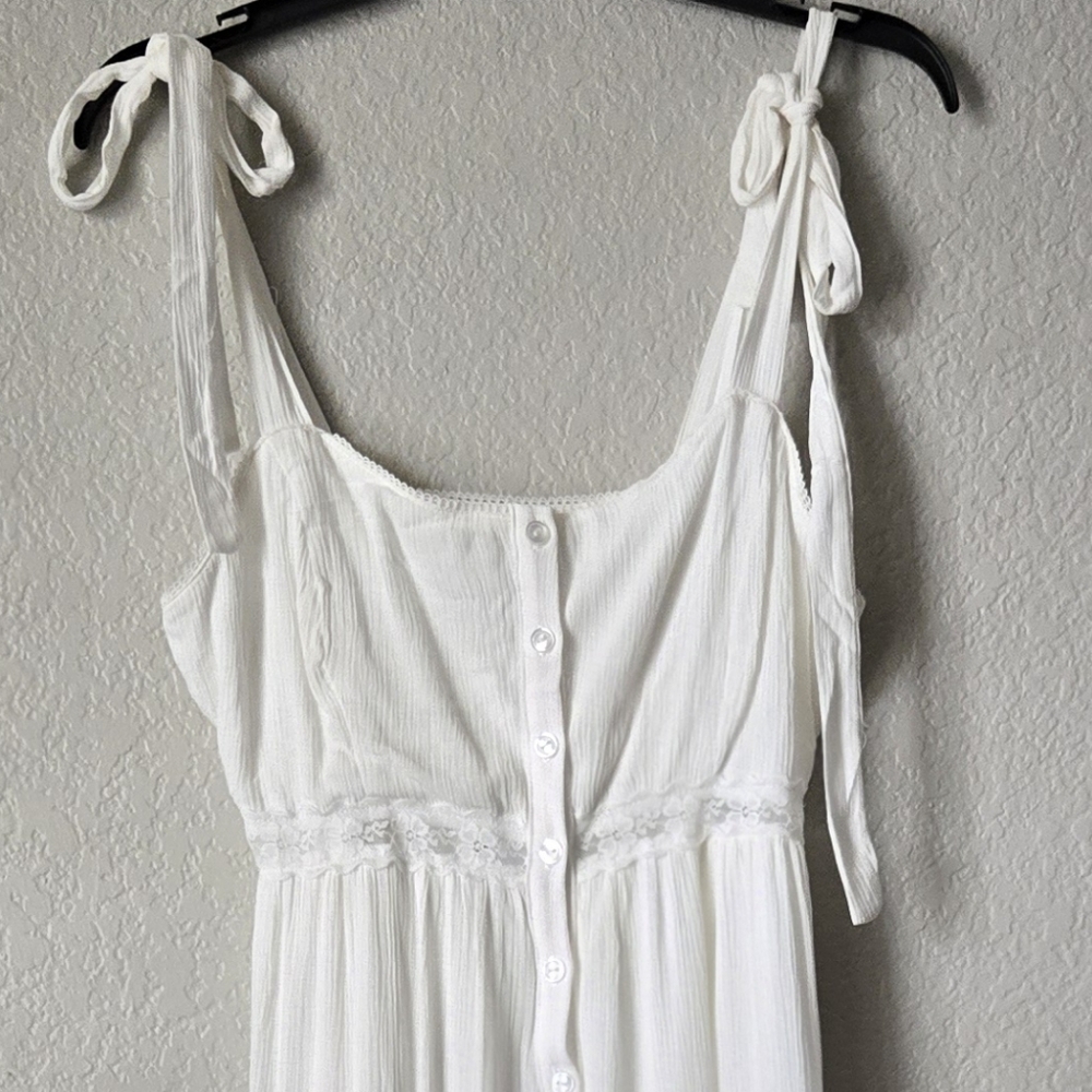 Elegant Bohemian Country Laced White Maxi Dress - Picture 3 of 14